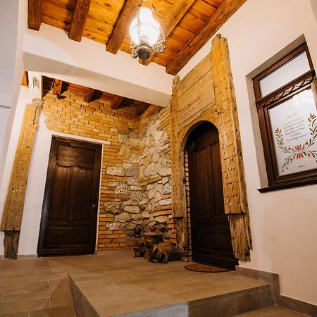 Molnos Kuria Pension Corund  Esterno foto