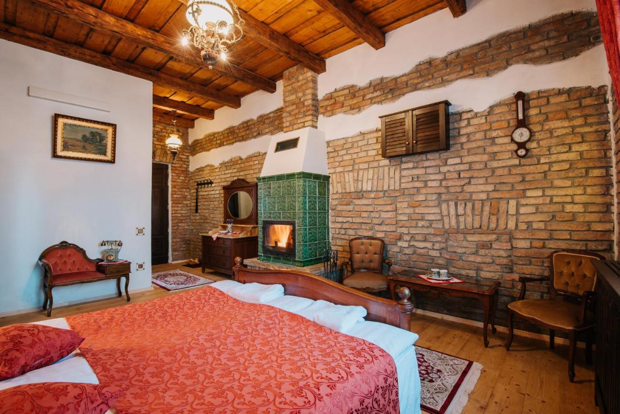 Molnos Kuria Pension Corund  Esterno foto