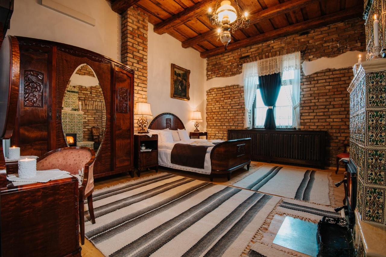 Molnos Kuria Pension Corund  Esterno foto