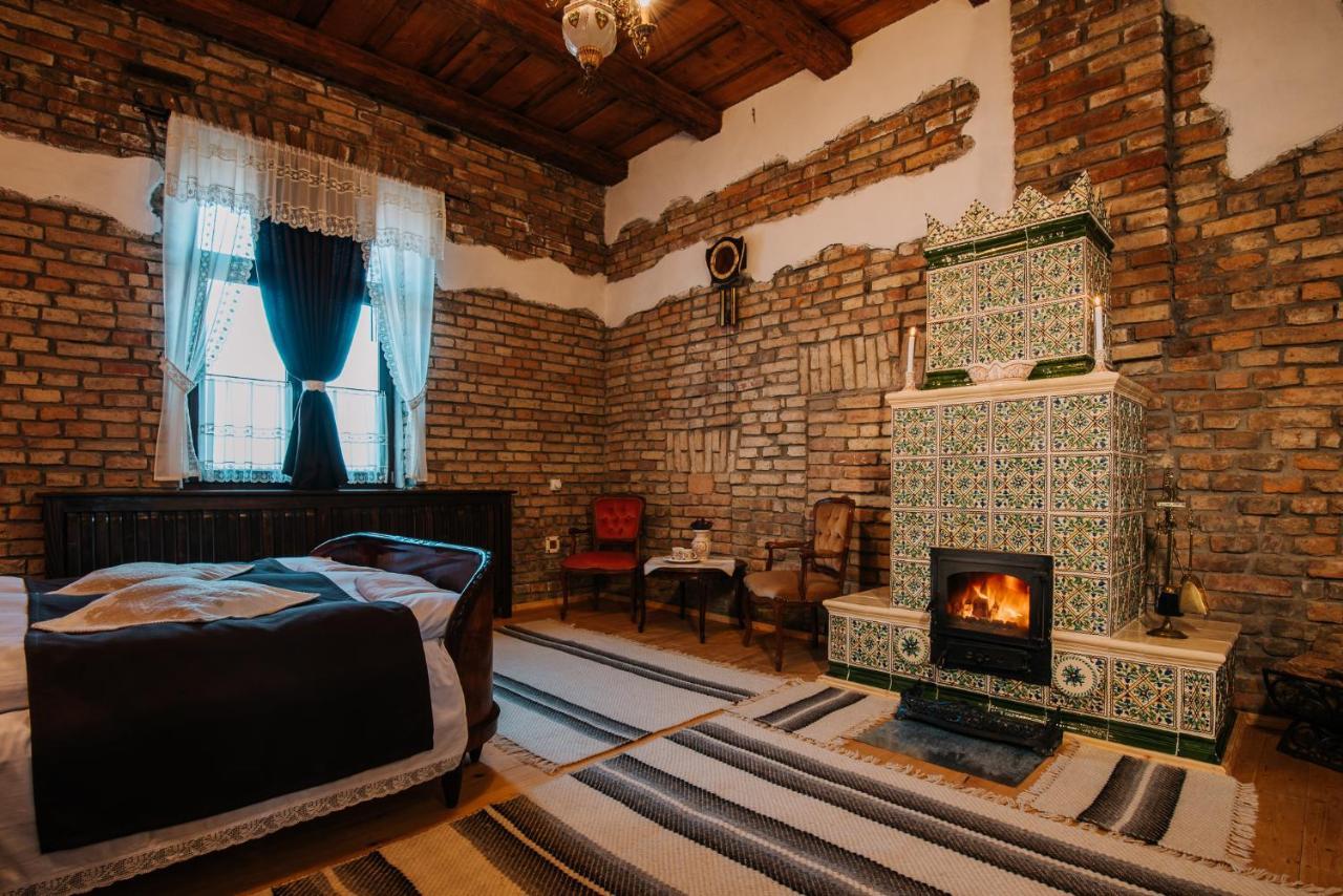 Molnos Kuria Pension Corund  Esterno foto