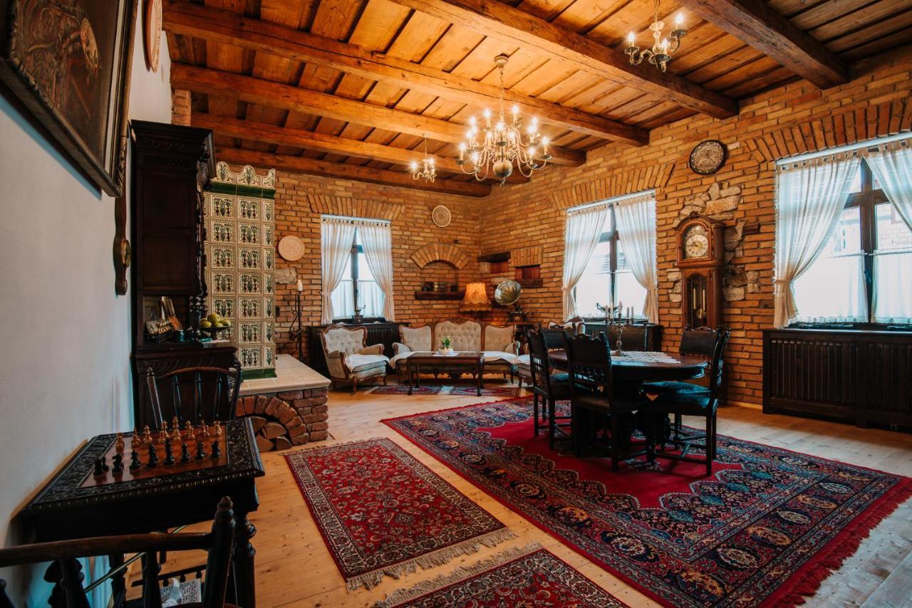Molnos Kuria Pension Corund  Esterno foto