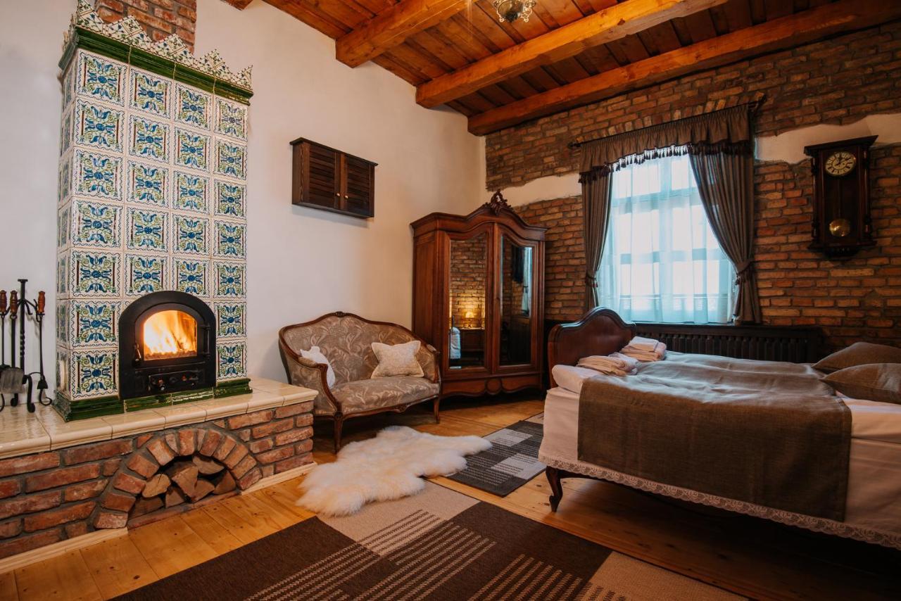 Molnos Kuria Pension Corund  Esterno foto