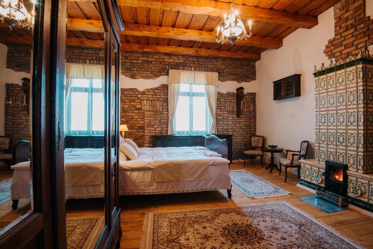 Molnos Kuria Pension Corund  Esterno foto