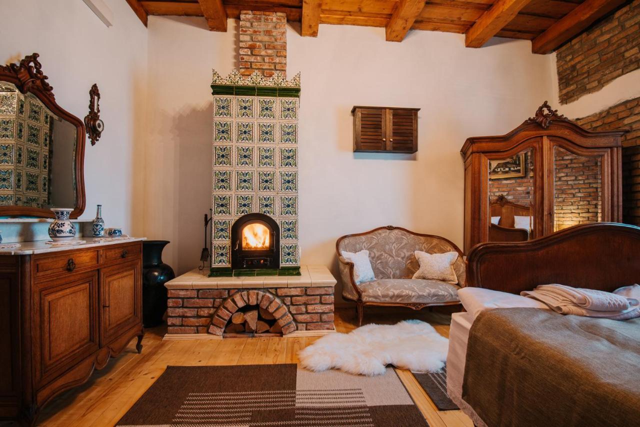 Molnos Kuria Pension Corund  Esterno foto