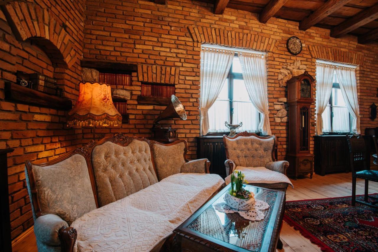 Molnos Kuria Pension Corund  Esterno foto