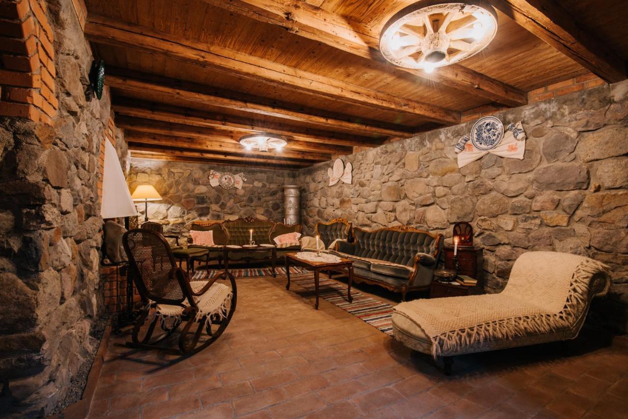 Molnos Kuria Pension Corund  Esterno foto