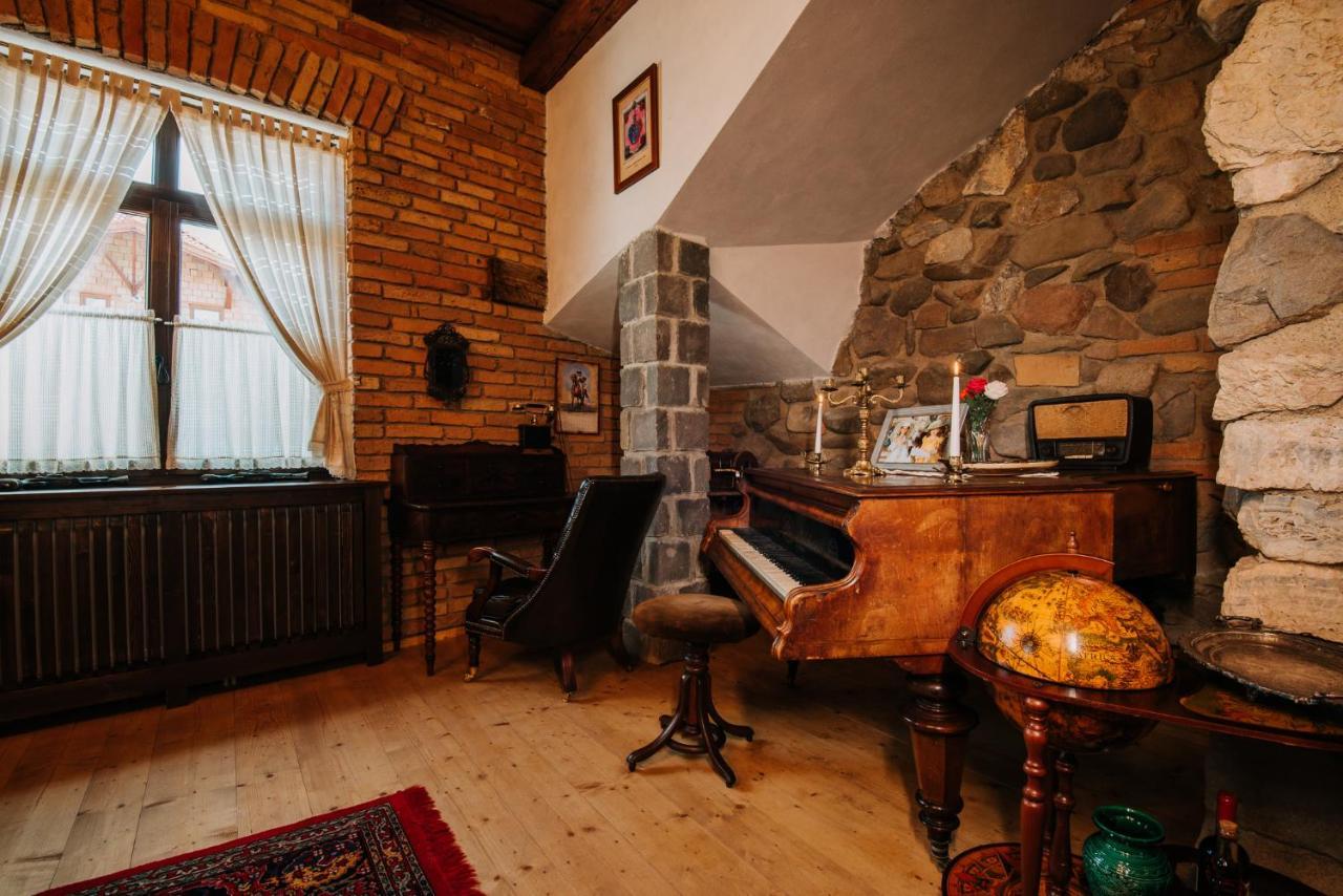 Molnos Kuria Pension Corund  Esterno foto