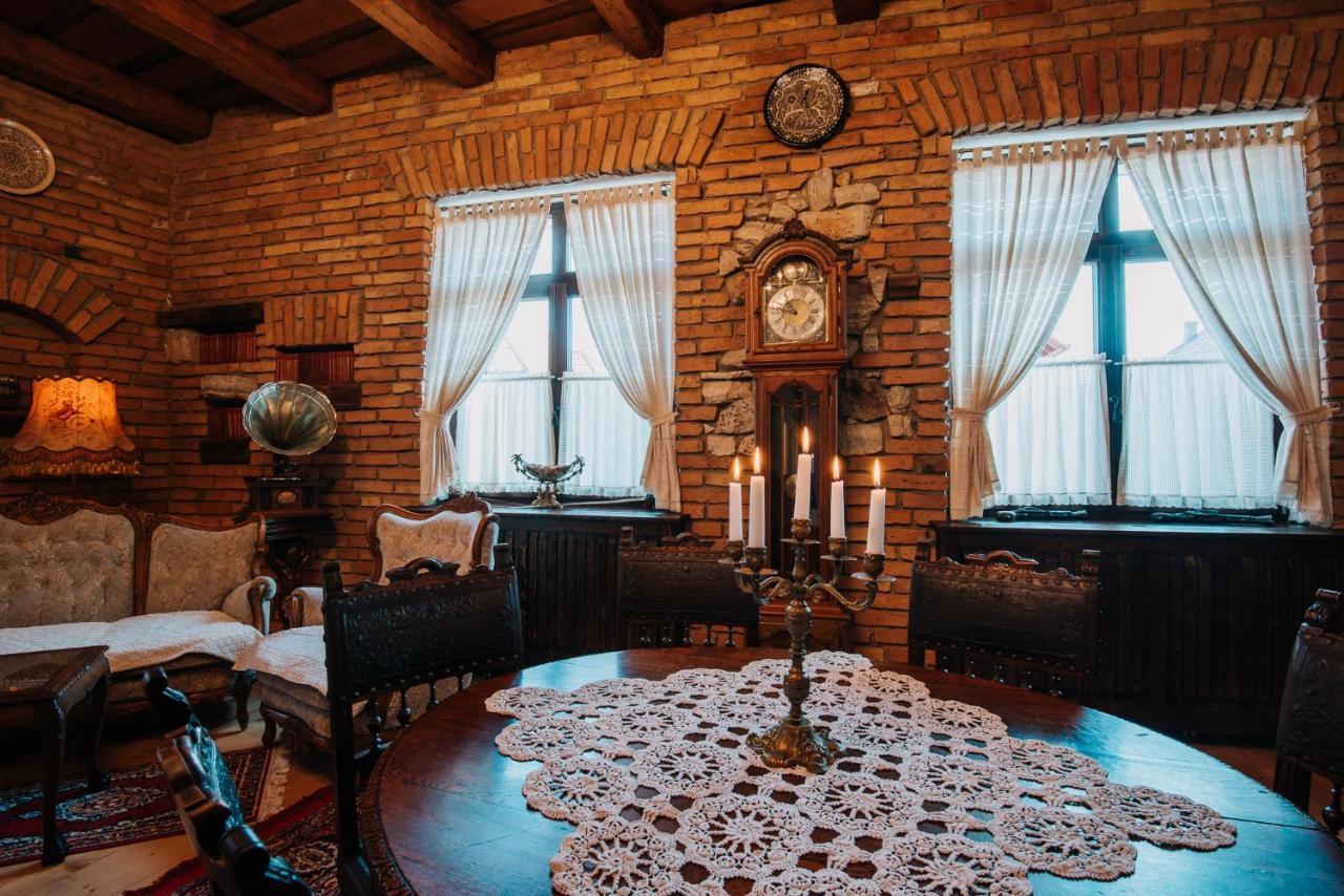 Molnos Kuria Pension Corund  Esterno foto